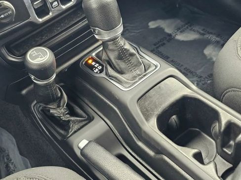 Used 2021 Jeep Wrangler Unlimited Sport AWD/4WD image 37