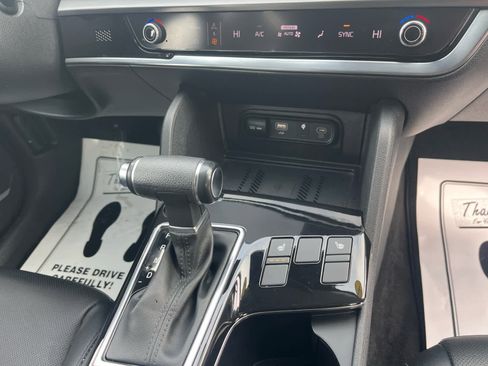 Used 2024 Kia Sportage EX image 45