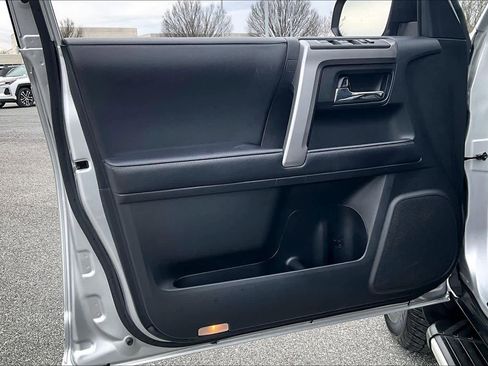 Used 2022 Toyota 4Runner SR5 Premium w/ Moonroof Package image 22