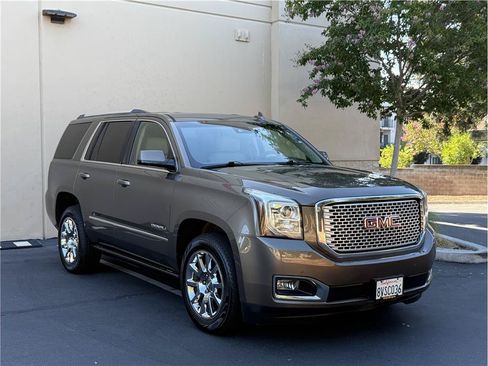 Used 2016 GMC Yukon Denali w/ Open Road Package AWD/4WD image 1