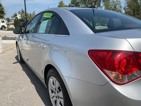 Used 2012 Chevrolet Cruze LS FWD image 5
