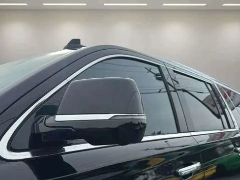 Used 2019 Cadillac Escalade ESV Premium Luxury image 18