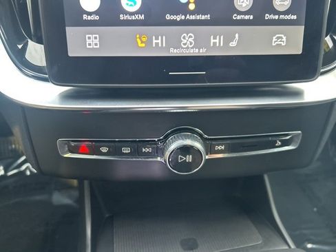 Used 2025 Volvo XC90 B5 Plus image 25