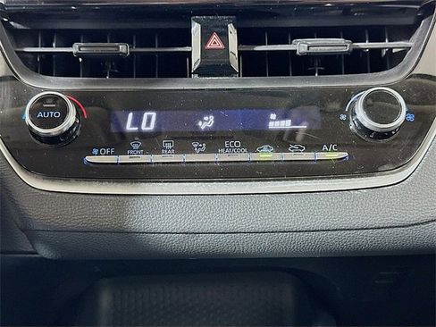 Used 2022 Toyota Corolla LE image 17