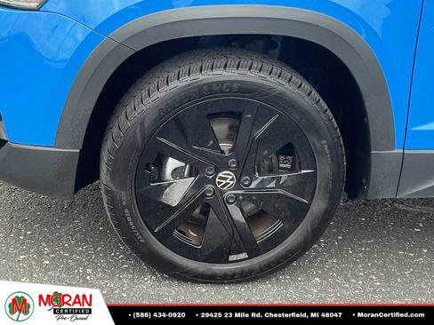 Used 2025 Volkswagen Taos SE FWD image 9