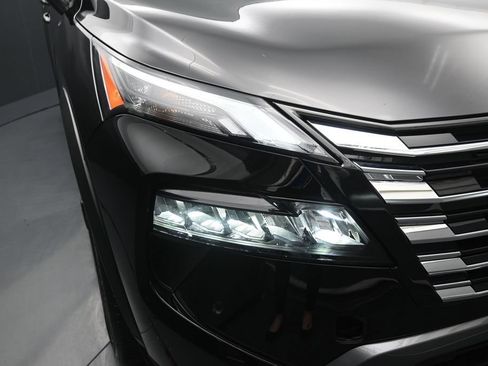 Certified 2025 Nissan Rogue SL AWD/4WD image 10
