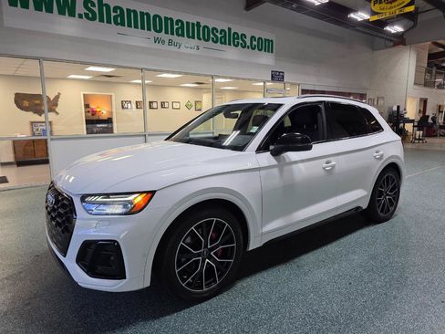 Used 2024 Audi SQ5 Prestige AWD/4WD image 2