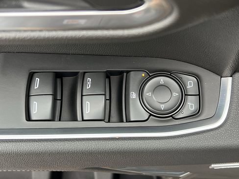 Used 2025 Chevrolet Silverado 1500 RST image 13