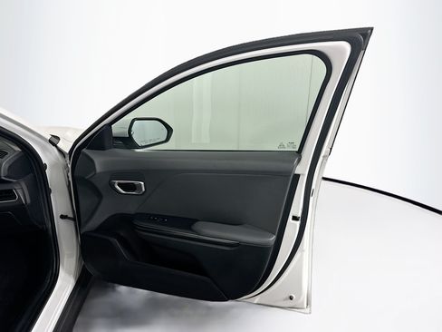 Used 2025 Kia K4 FWD image 31