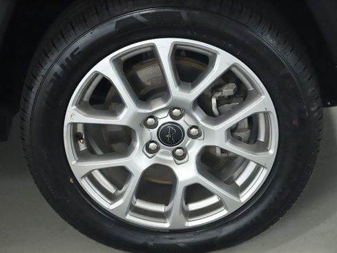 Used 2025 Jeep Compass Limited AWD/4WD image 10
