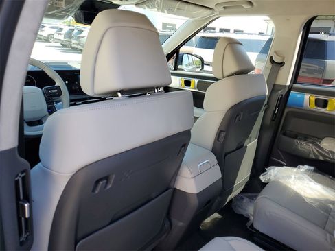 New 2025 Hyundai Santa Fe Calligraphy image 6