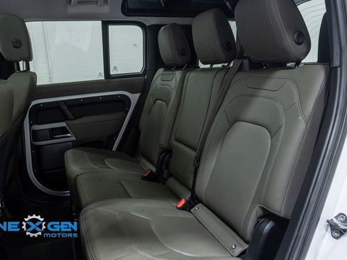 Used 2023 Land Rover Defender 110 S image 31