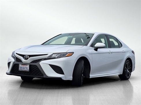Used 2019 Toyota Camry SE image 8