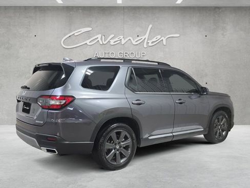 Used 2025 Honda Pilot Touring image 16