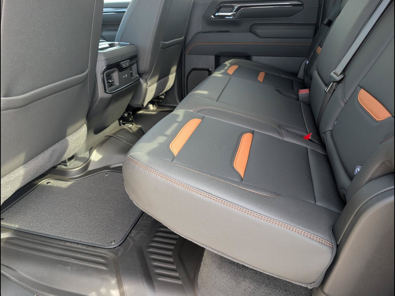 New 2026 GMC Sierra 2500 AT4 w/ AT4 Premium Plus Package AWD/4WD image 12