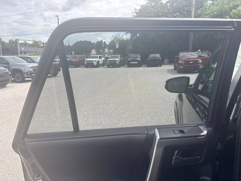 Used 2017 Toyota 4Runner Limited AWD/4WD image 21