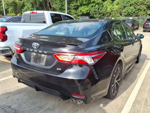 Used 2018 Toyota Camry SE FWD image 7