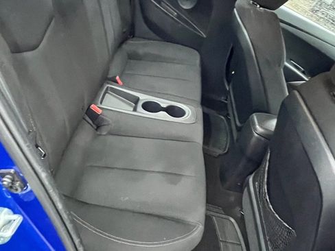 Used 2014 Hyundai Veloster image 23