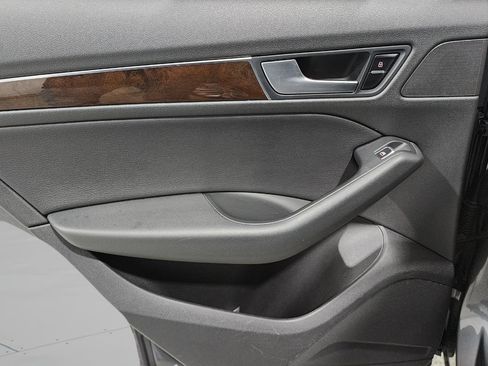 Used 2013 Audi Q5 2.0T Premium w/ Convenience Pkg image 32