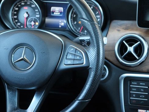 Used 2020 Mercedes-Benz GLA 250 image 21