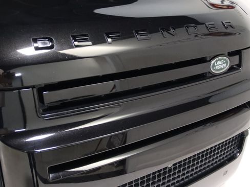 Used 2023 Land Rover Defender 110 V8 AWD/4WD image 26