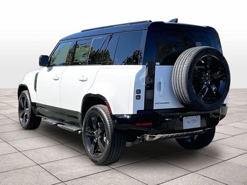 New 2026 Land Rover Defender 110 X-Dynamic SE image 3