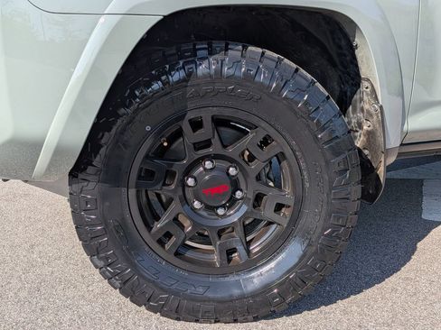 Used 2023 Toyota 4Runner TRD Off-Road Premium w/ Moonroof Package AWD/4WD image 6