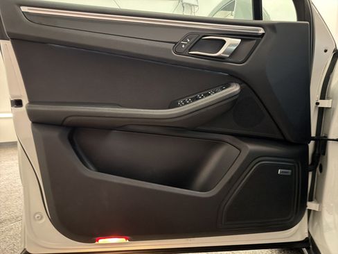 Used 2019 Porsche Macan image 20