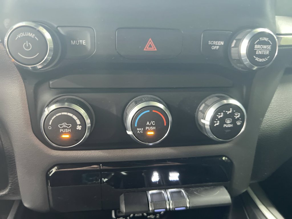 Used 2022 RAM 1500 Big Horn AWD/4WD image 16