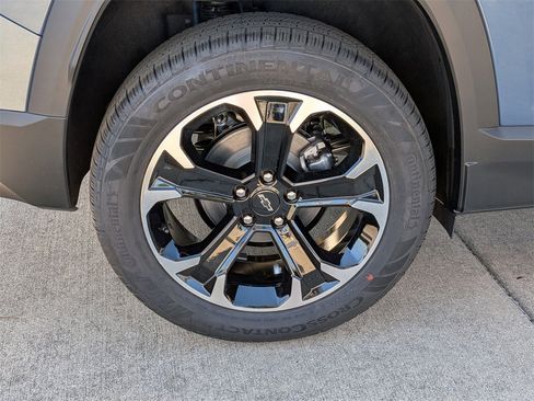 New 2026 Chevrolet Equinox LT image 26