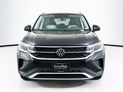 Used 2023 Volkswagen Taos SEL AWD/4WD image 2