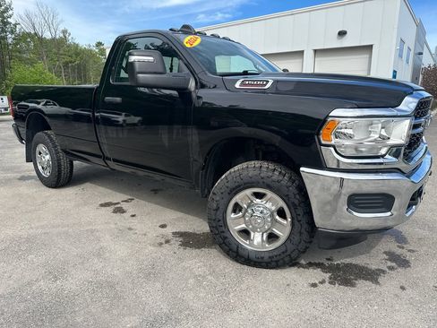Used 2024 RAM 3500 Tradesman w/ Chrome Appearance Group AWD/4WD image 7