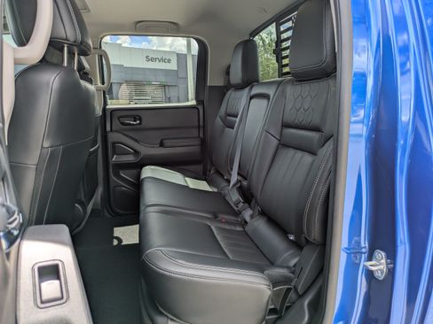 Used 2025 Nissan Frontier SL AWD/4WD image 14