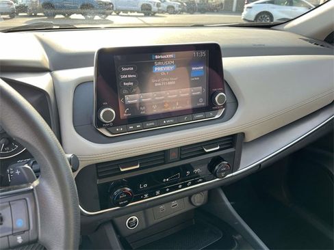 Used 2023 Nissan Rogue SV image 25