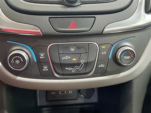 Used 2020 Chevrolet Equinox LS w/ LS Convenience Package image 16