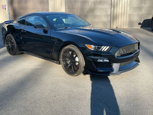 Used 2016 Ford Mustang Shelby GT350 w/ Track Package RWD image 14