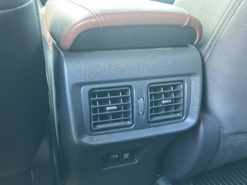 Used 2022 Toyota Venza XLE AWD/4WD image 20