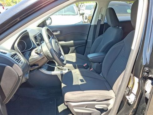 Used 2018 Jeep Compass Sport FWD image 10