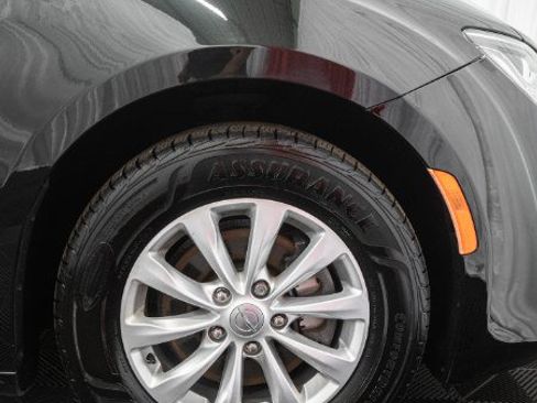 Used 2018 Chrysler Pacifica Touring-L FWD image 11