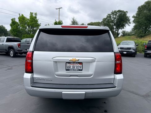 Used 2019 Chevrolet Suburban LT AWD/4WD image 7