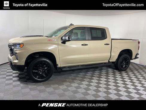 Used 2022 Chevrolet Silverado 1500 LT Trail Boss w/ LT Trail Boss Premium Package AWD/4WD image 2
