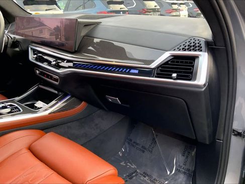 Certified 2025 BMW X7 M60i image 18
