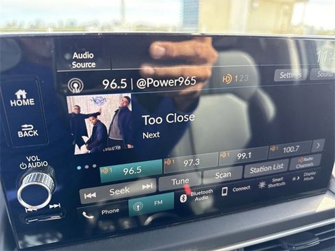 Used 2025 Honda Pilot EX-L image 16