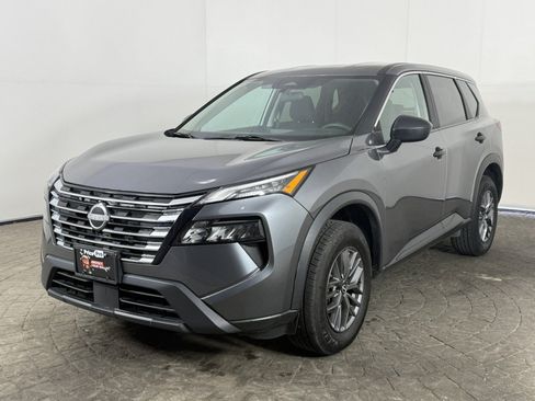 Used 2024 Nissan Rogue S AWD/4WD image 3