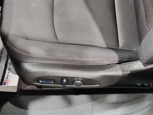 Used 2023 Chevrolet Malibu LT image 16