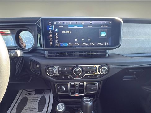 Used 2024 Jeep Wrangler Sahara image 10