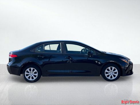 Certified 2025 Toyota Corolla LE FWD image 8
