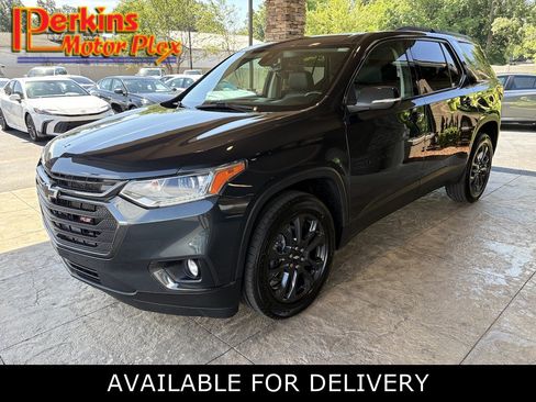 Used 2021 Chevrolet Traverse RS FWD image 1