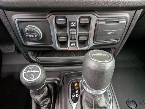 New 2026 Jeep Gladiator Sport AWD/4WD image 24