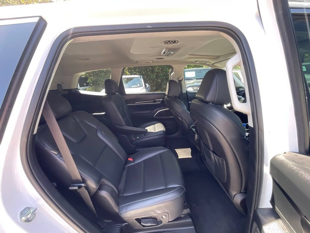 Used 2025 Kia Telluride S FWD image 24